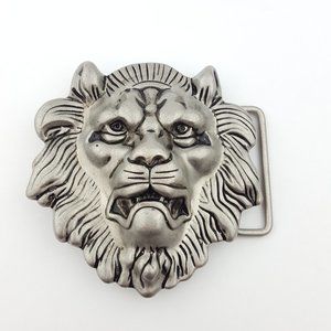 Lion Buckle in Silver